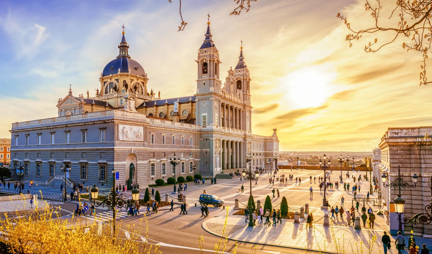 free guided tours madrid