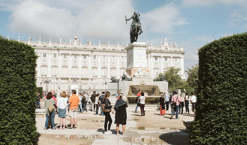free walking tour madrid get your guide